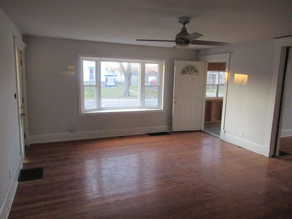 3rd image of 410 Chapel St