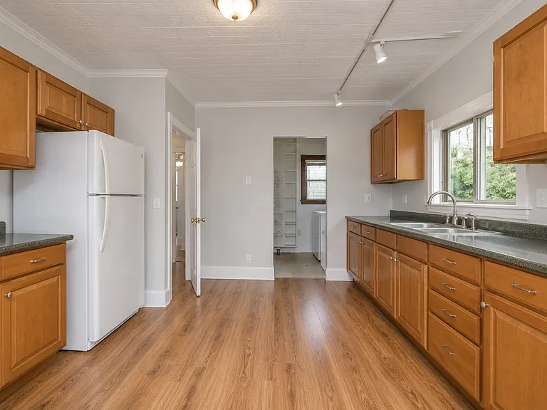 51 Park Ave #2 — Photo 7