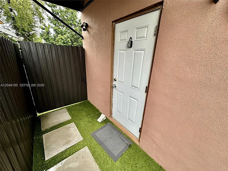 1309 NW 55th Ter #STUDIO — Photo 18