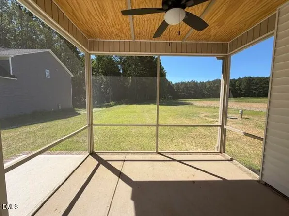 127 Big Pine Rd, Clayton, NC 27520