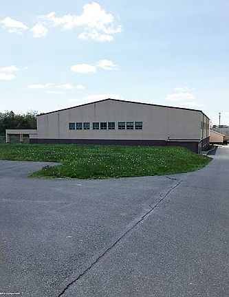 3rd image of 1110 Carriage Ln