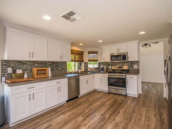 3rd image of 1837 Paseo Del Lago Dr