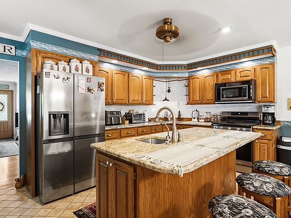 5th image of 5812 Winacre Dr