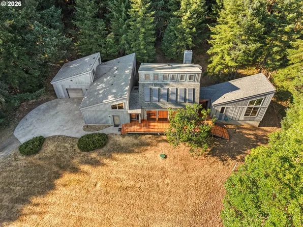 978 Wildflower Ln, Oakland, OR 97462