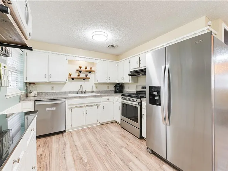 3712 N Markwell Ave — Photo 5