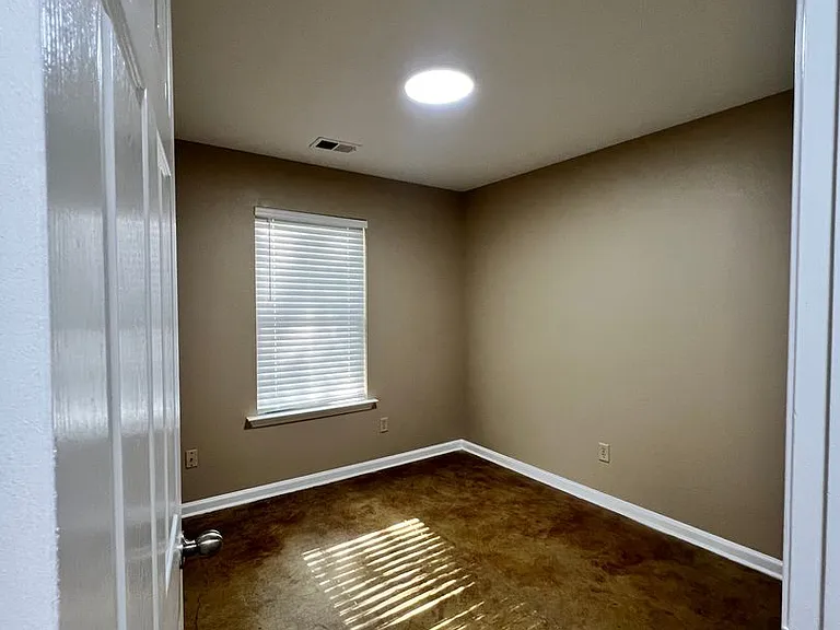 7754 Commodore Rd — Photo 10