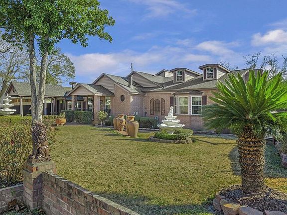 3rd image of 409 Davis St