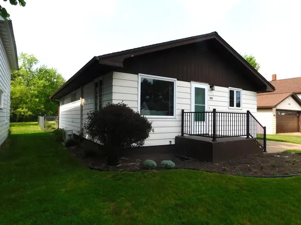 506 E 9th St, Merrill, WI 54452