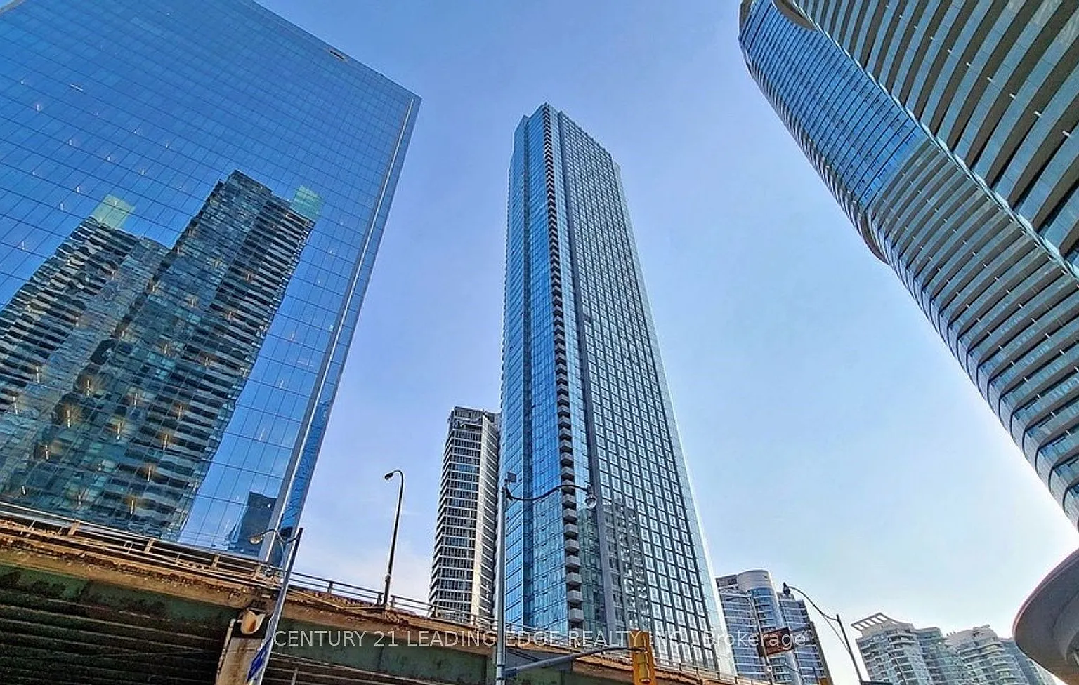 2 bed, $2,900 — Photo 1