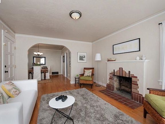 4th image of 374 49th St