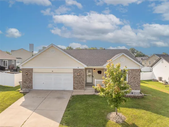 90 Majestic Lakes Blvd, Moscow Mills, MO 63362