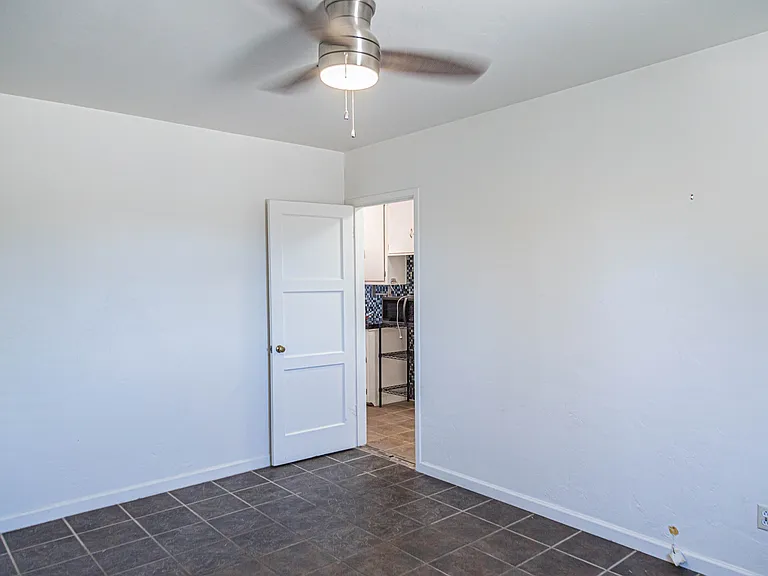 5042 E Eastland St — Photo 13