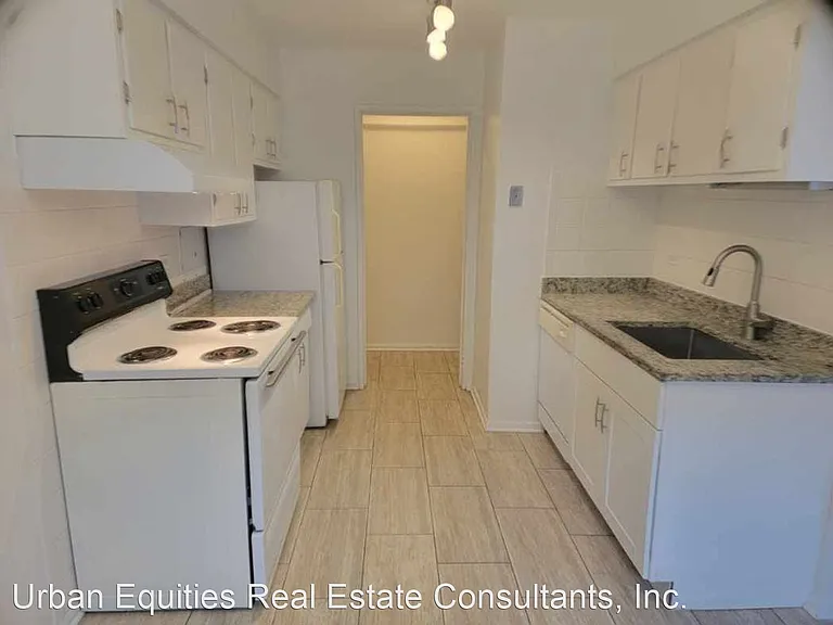 2349 59 W Jarvis 7335 #37 — Photo 6