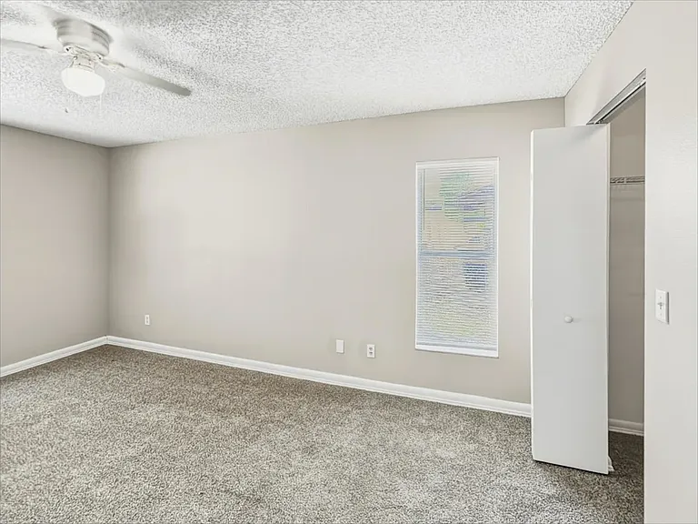 1360 S Washington Ave — Photo 12