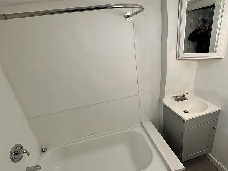 33 E Adams St #2 — Photo 8