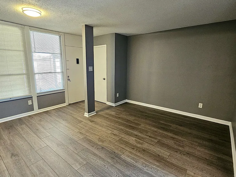 151 N Belvedere Blvd #4 — Photo 2