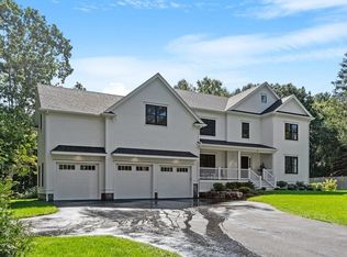 39 Shawsheen Rd, Bedford, MA 01730
