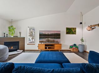 1040 SW Silver Lake Blvd, Bend, OR 97702