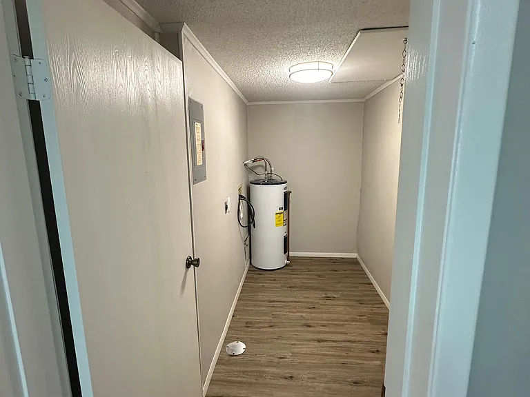 Newberry Apartments — Photo 7