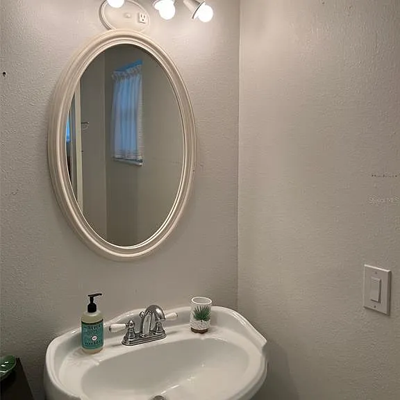1626 New Point Comfort Rd — Photo 25