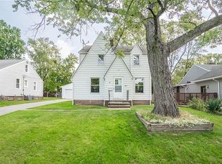 5847 Edgehill Dr, Parma Heights, OH 44130