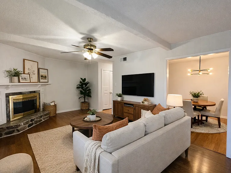 11 Pickering Dr — Photo 3