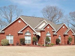 102 Knob Hill Dr, Warner Robins, GA 31088