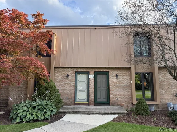 75 Groton Dr #F, Amherst, NY 14228