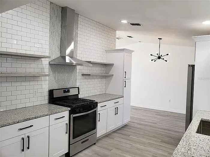 3 bed, 2.0 bath, 1604 sqft, $2,500 — Photo 2