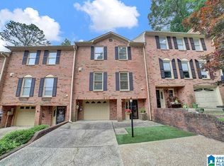 2402 Richelieu Ln, Hoover, AL 35216