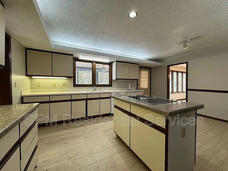 513 Edgewater Club Rd — Photo 12