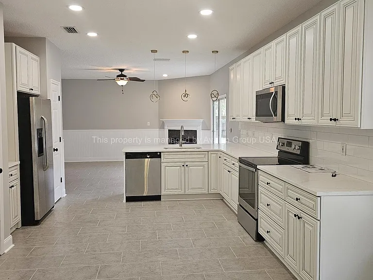 13983 Summer Breeze Dr — Photo 40