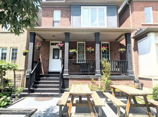 313 Murray Ross Pkwy, Toronto, ON M3J3N8