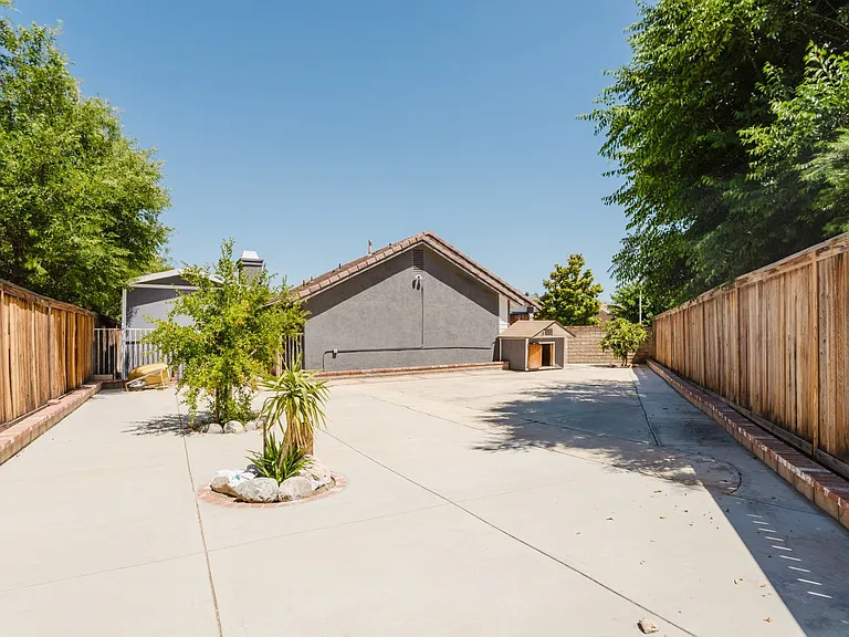 37347 Waterman Ave — Photo 32
