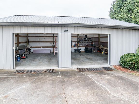 4th image of 1681 Zion Hill Rd