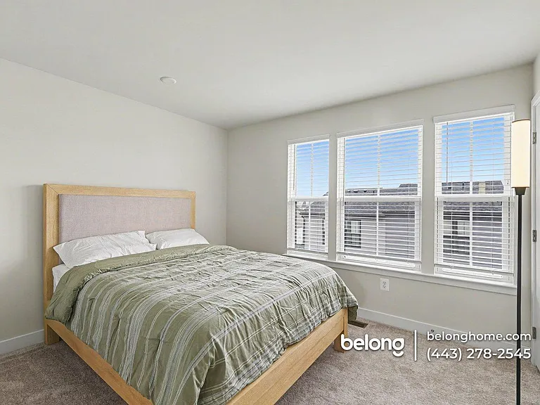737 Lennox St — Photo 6