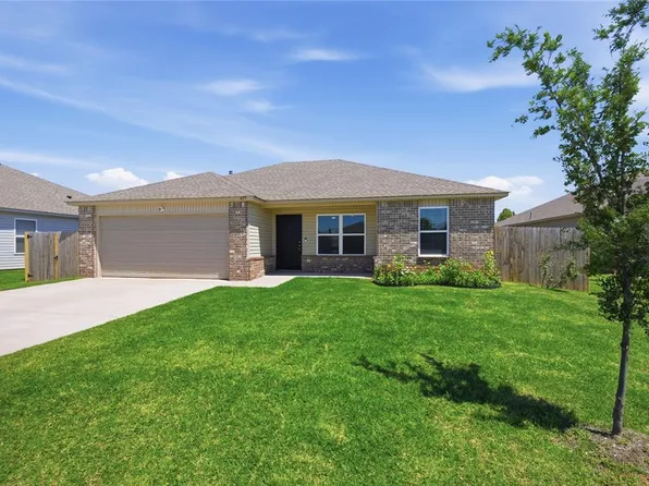 625 W Lola Dr, Mustang, OK 73064