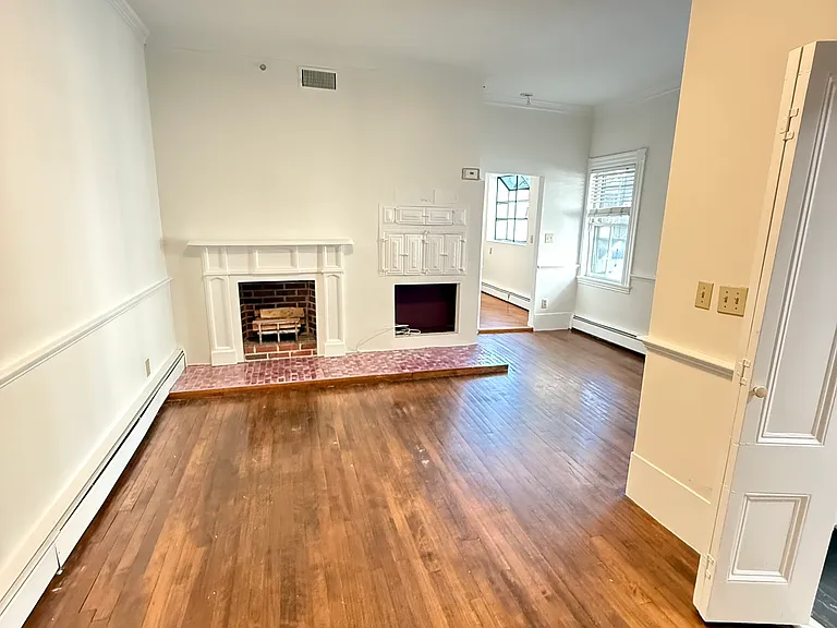 313 Essex St #105 — Photo 3