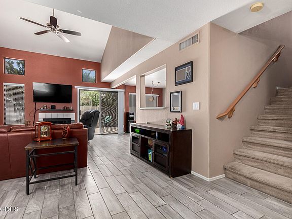 3rd image of 1121 W WINDJAMMER Drive