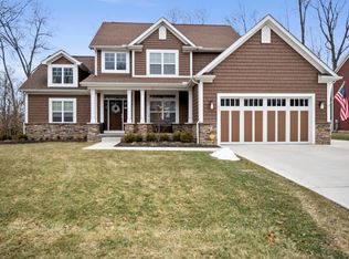 157 W Hiawatha Dr, Powell, OH 43065