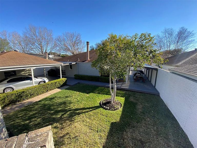 8310 Spring Wind Dr — Photo 16