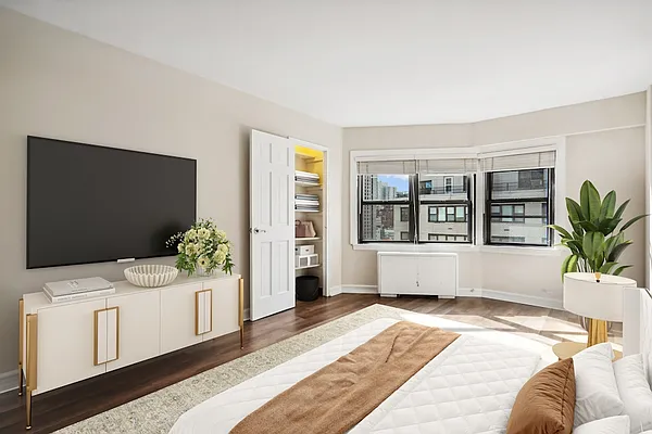 Rented by Greystar | media 4