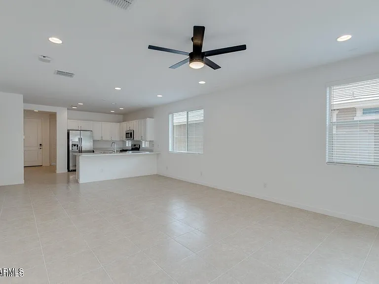3808 S 65th Ave — Photo 14