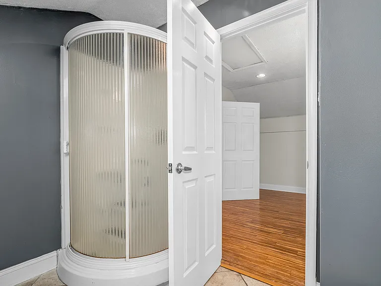 201 Edgewater Dr #B — Photo 15