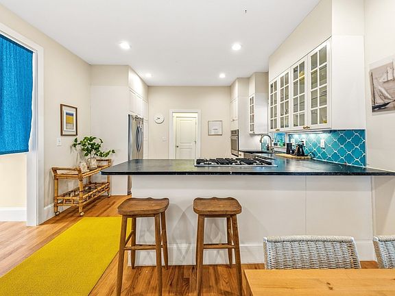 3rd image of 36 Oak St #1