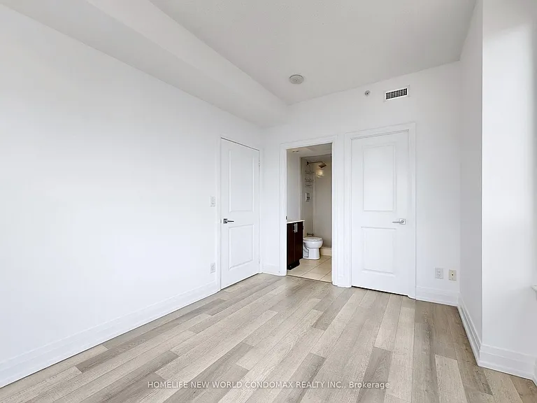 7165 Yonge St #1906 — Photo 16