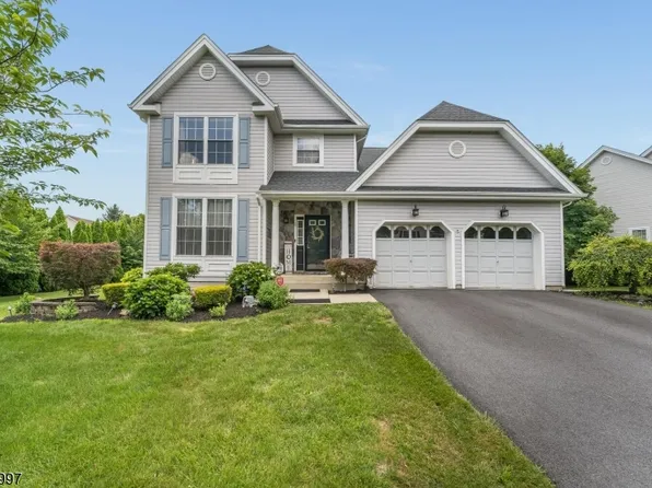 5 Jade Ln, Lopatcong Twp., NJ 08865