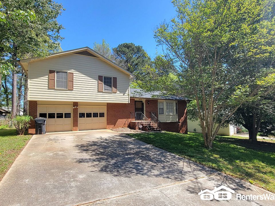 1st image of 2532 Mistletoe Ln