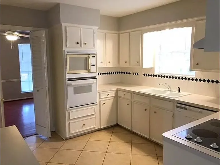 230 W Castle Harbour Dr — Photo 6