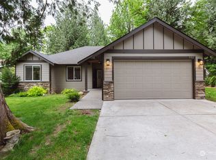 302 Sprague Valley Dr, Maple Falls, WA